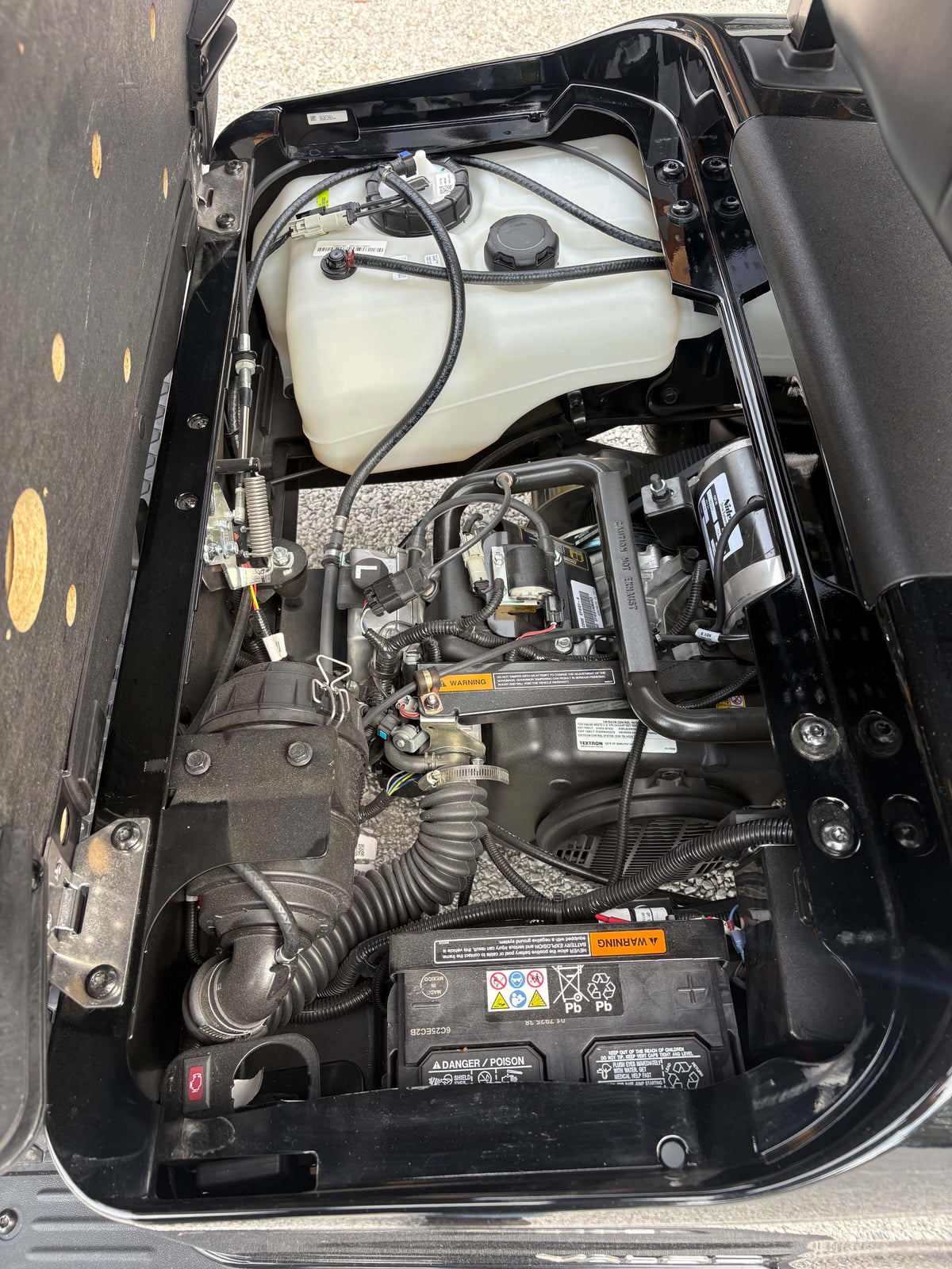 2027 EzGo Rxv Valor 4 Gas 13.5hp SKU: 599829