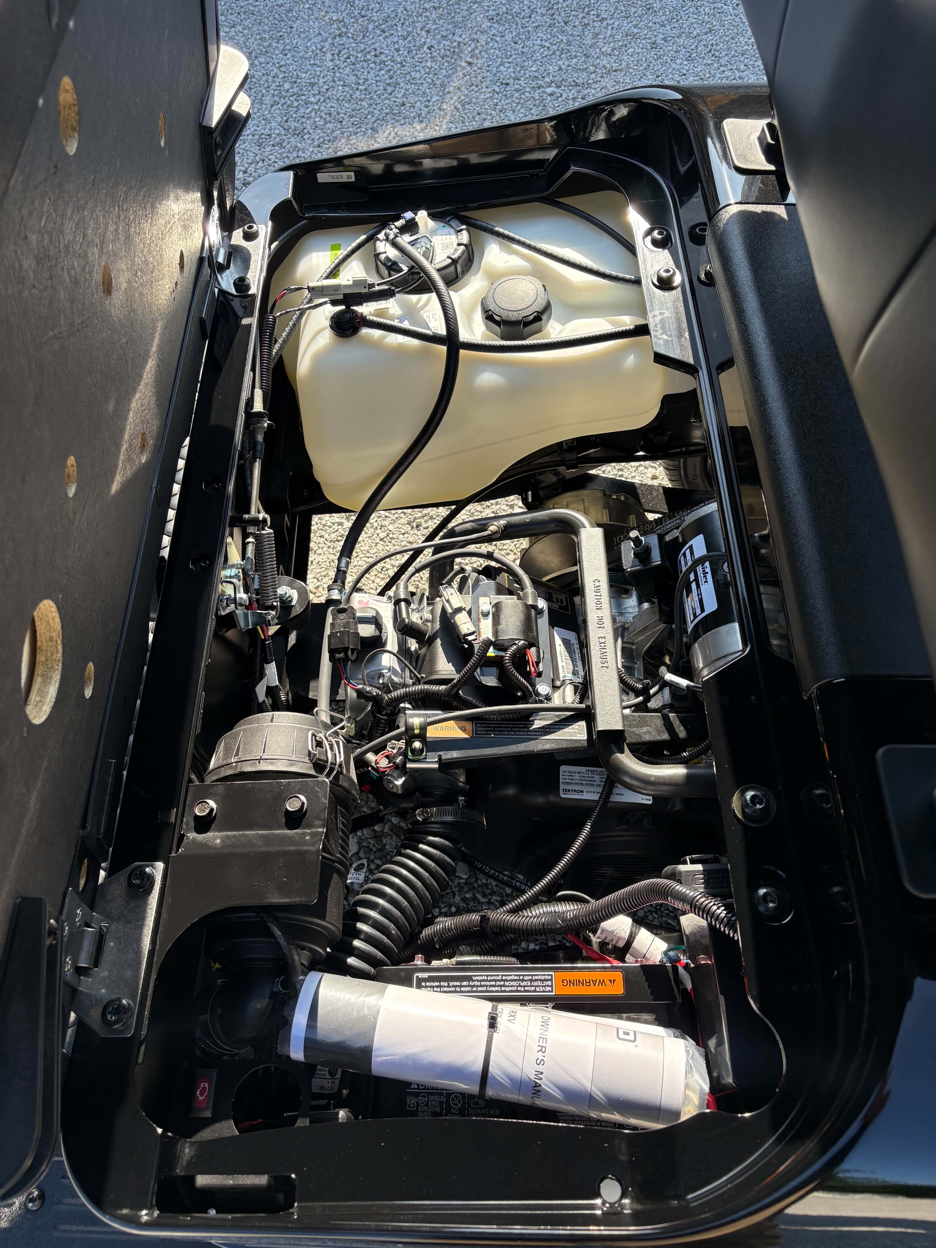 2027 EzGo Rxv Valor 4 Gas 13.5 (KAWASAKI) SKU: 5991830