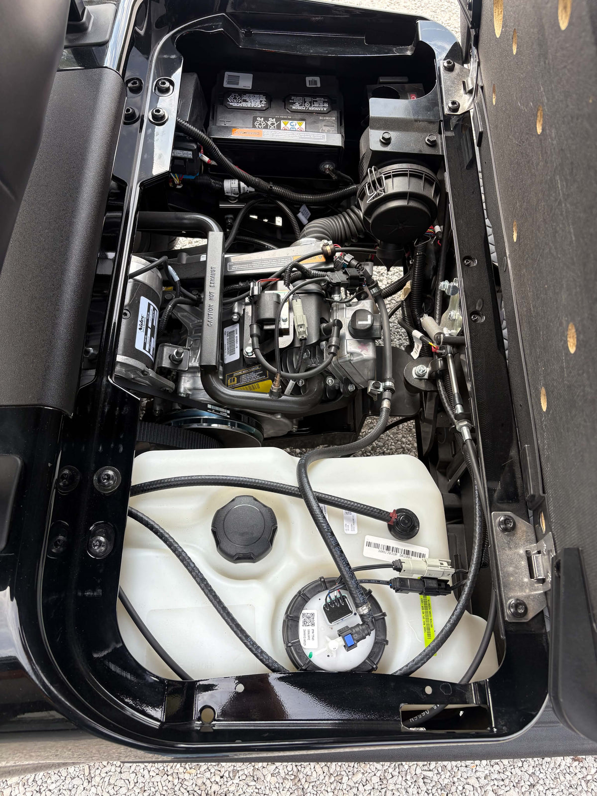 2027 EzGo Rxv Valor 4 Gas 13.5hp SKU: 599829