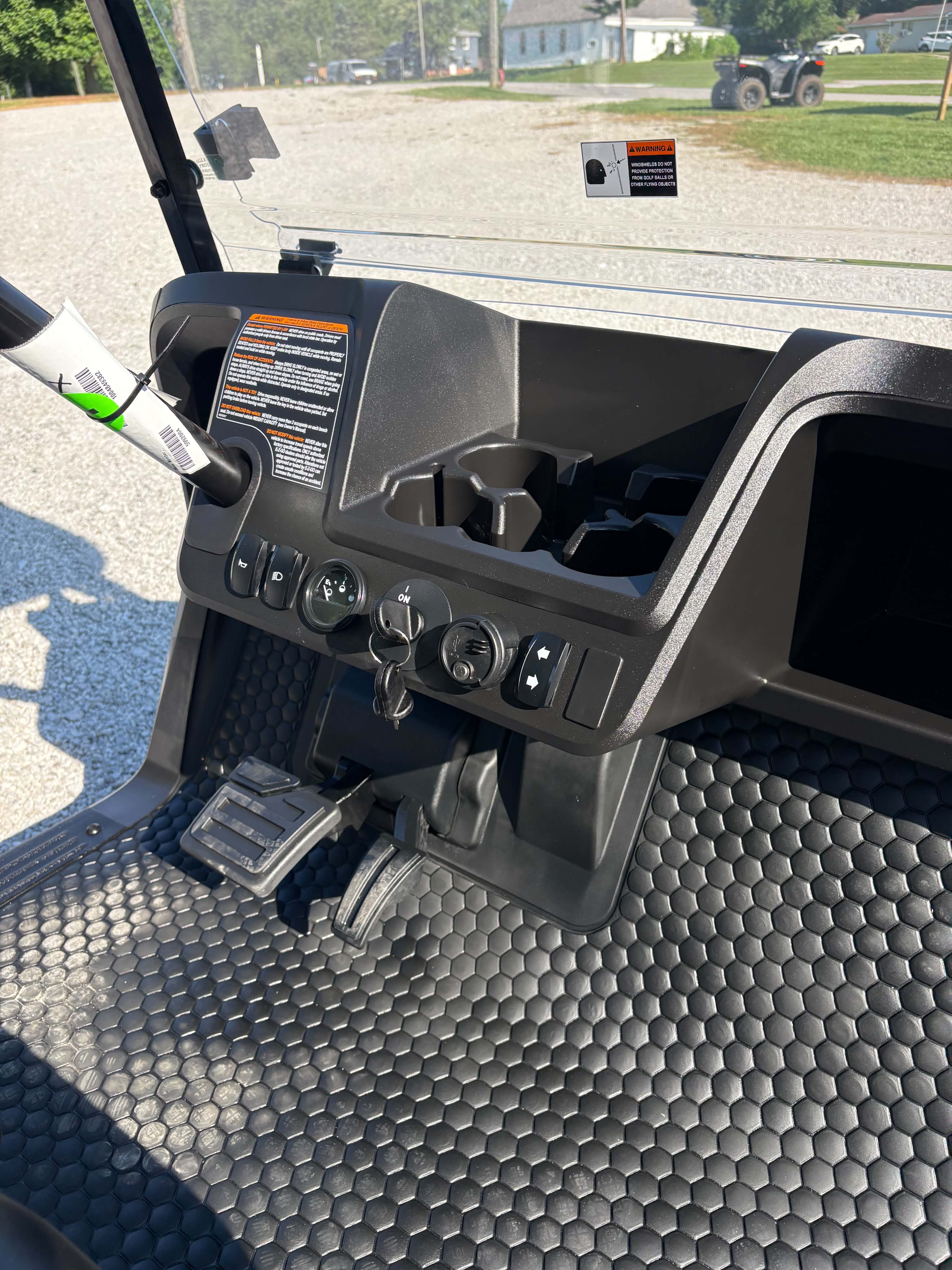 2027 EzGo Rxv Valor 4 Gas 13.5 (KAWASAKI) SKU: 5992004