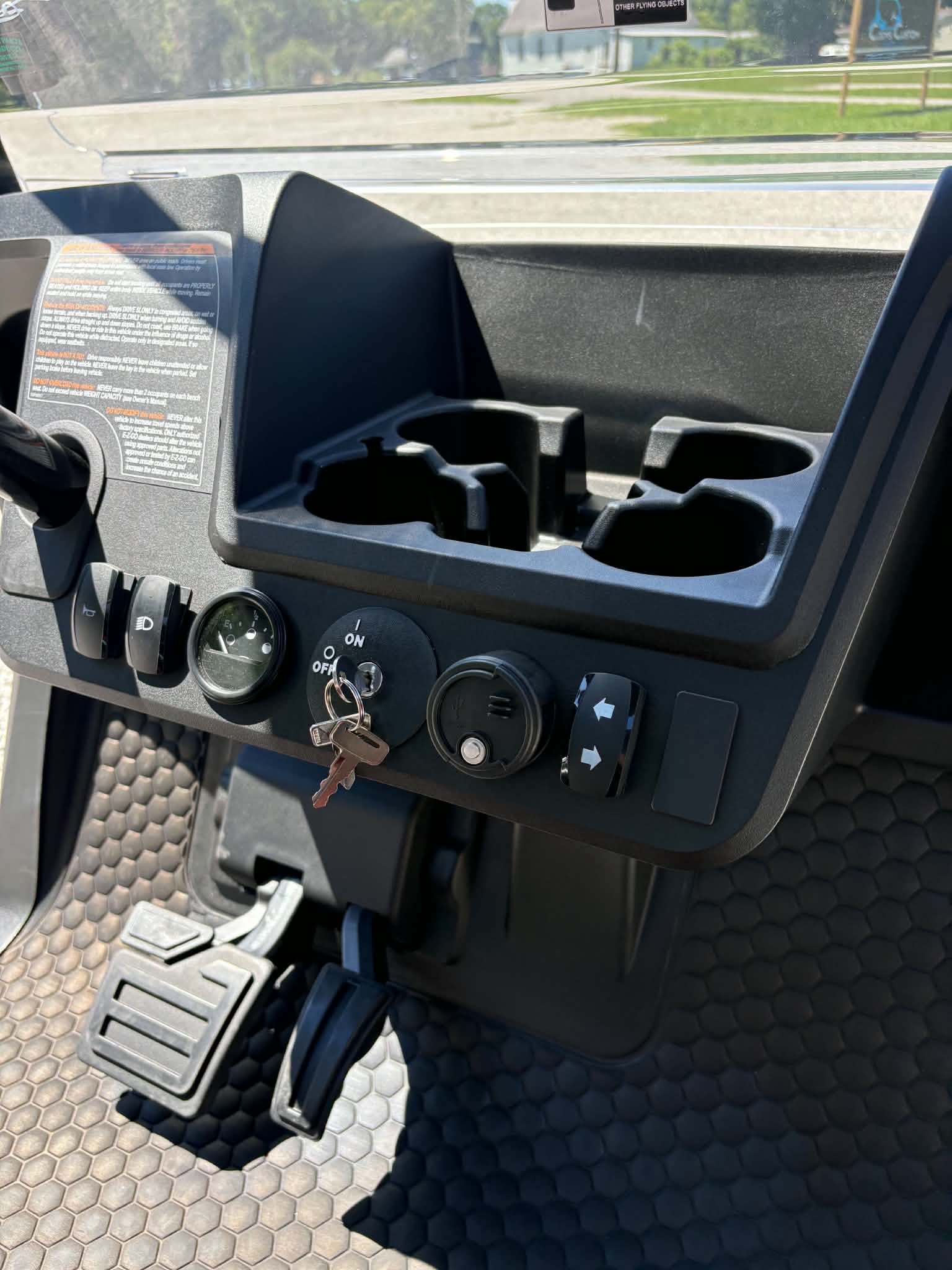 2027 EzGo Rxv Valor 4 Gas 13.5 (KAWASAKI) SKU: 5983882