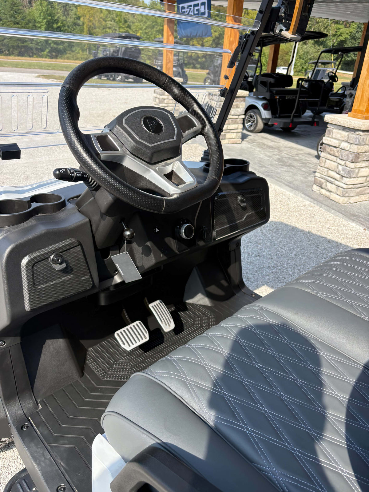 2026 Denago Rover XL 6 Lithium SKU:040700